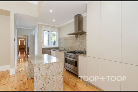 Beautiful cottage in the heart of leafy Norwood! - Photo 2