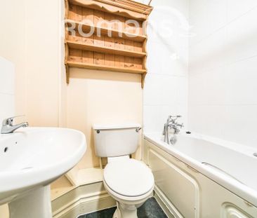 2 bedroom flat to rent - Photo 5