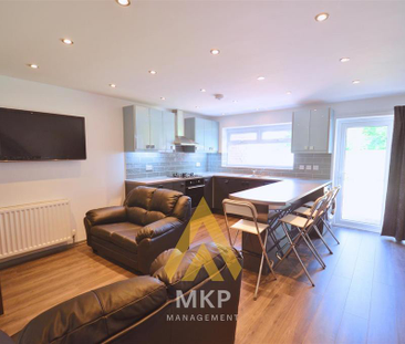 4 bedroom terraced house to rent - Photo 3