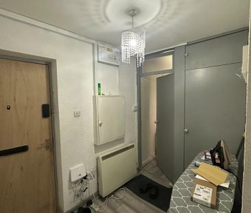 1 bedroom in a flat share to rent - Photo 6