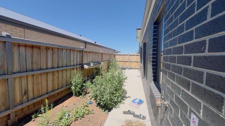 Happiness Has an Address! - Photo 4