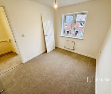 3 bedroom semi-detached house to rent - Photo 5