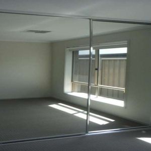 Modern 3-Bedroom Family Home in Seaford Heights - Photo 2