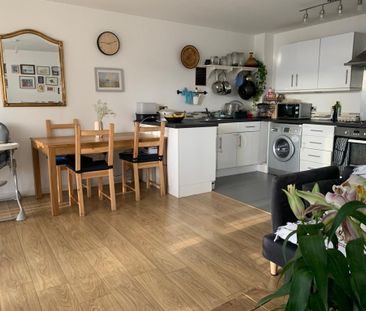 2 Bed Flat, London, SE26 - Photo 5