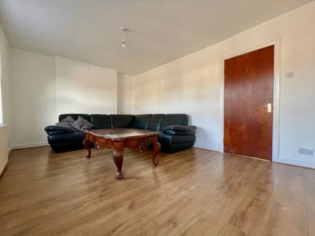 3 Bed Flat, Acton, W3 - Photo 2