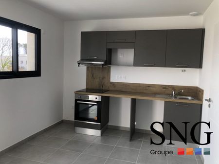 T4 DUPLEX AVEC TERRASSE, JARDIN ET PARKINGS - Photo 2