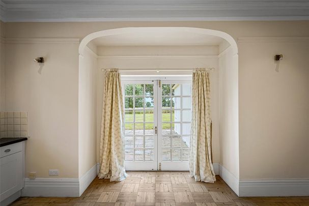 5 bedroom detached house to rent - Photo 1