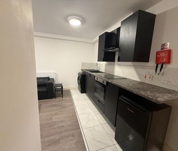 1 bedroom flat to rent - Photo 2