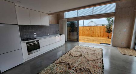 Executive Townhouse, Central Location - Photo 3