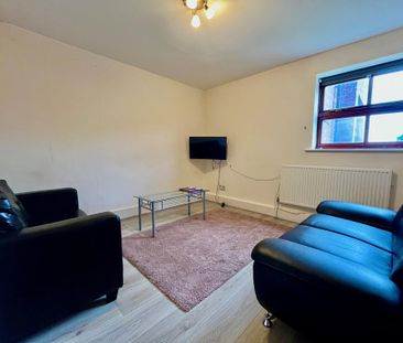 3 bedroom flat to rent - Photo 1