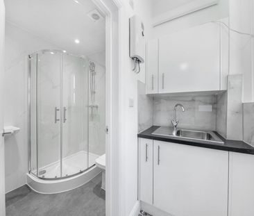 Studio Flat, Kingscourt Road, SW16 - Photo 3