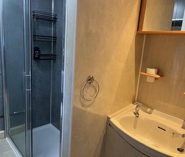 2 bedroom semi-detached house to rent - Photo 5