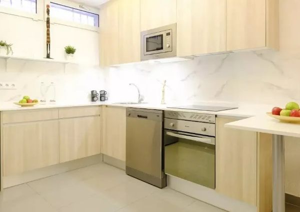 Calle de Rosa de Silva, Madrid, Community of Madrid 28020