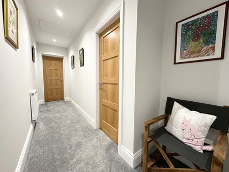 2 bedroom apartment to rent - Photo 4