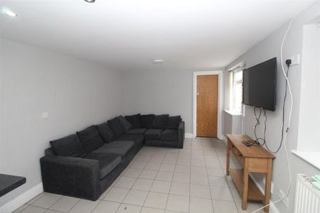 8 bedroom house to rent - Photo 3