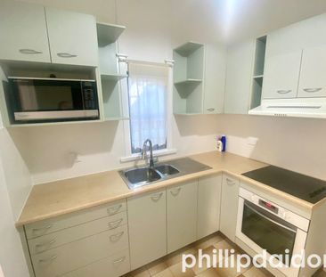 CHARMING FAMILY HOME - Photo 2