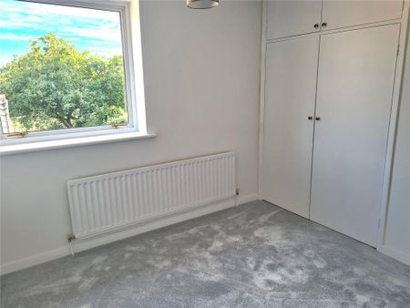 4 bedroom detached house to rent - Photo 5