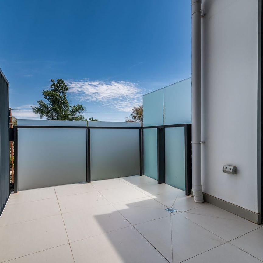 2.6/1045-1059 Heidelberg Road, Ivanhoe, Vic 3079 - Photo 1