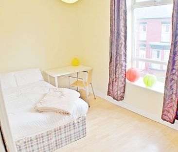 Room in a Shared Flat, Liverpool, L15 - Photo 1