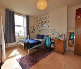 4 bedroom House in Lumley Place, Burley - Photo 6
