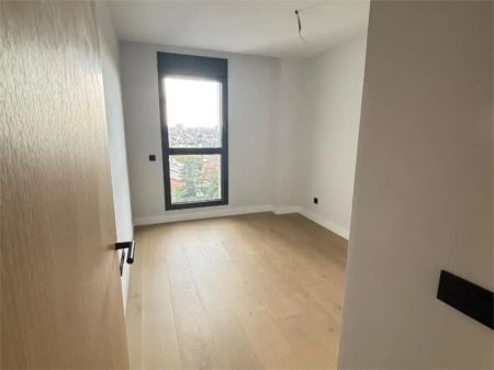 Piso de alquiler en Calle de Mesena, 80, Pinar del Rey - Photo 2