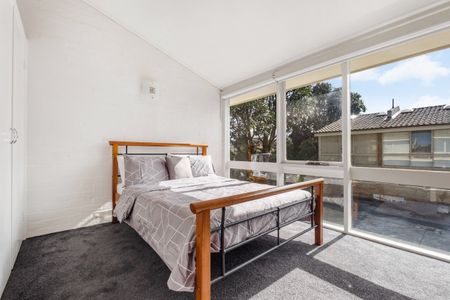 2/18 Johnstone Street, Malvern VIC 3144 - Photo 5