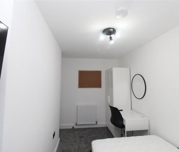 6 bedroom house to rent - Photo 4