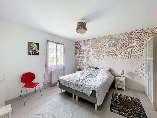 House - Photo 1