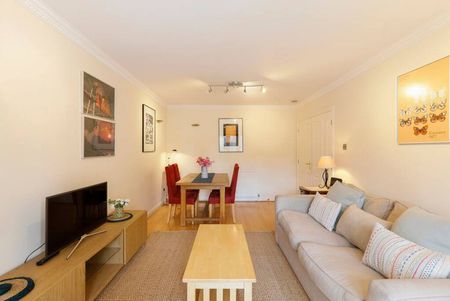 Waterloo Court - Photo 4