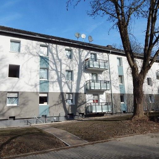 sanierte 2-Zi-Wohnung mit Balkon in zentraler Lage - Photo 1