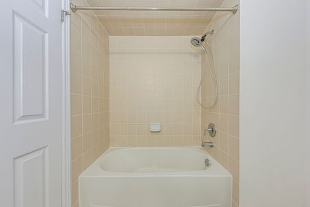 For Lease - 230 Jessie Caverhill Pass, Oakville, Ontario - Photo 4