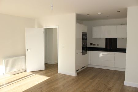 2 Bed Flat, Chesterton House, HA1 - Photo 5