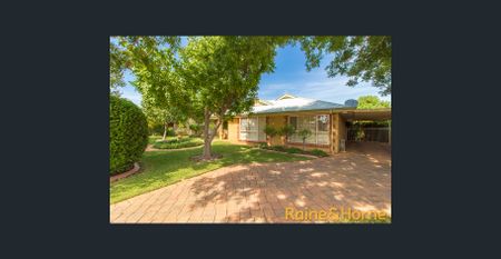 Family Home in Avian Estate - Photo 4