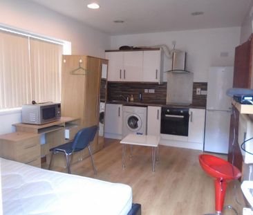 Studio to rent - Photo 3