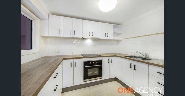 Dare To Be Dazzled! - Photo 1