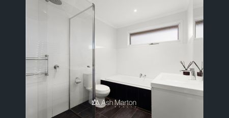 Vibrant Three Bedroom Home - Photo 3