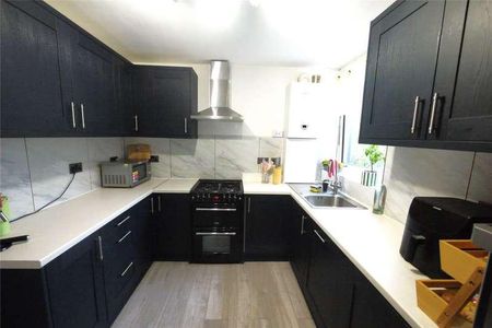 Tower Court, Tower Hill, Brentwood, Essex, CM14 - Photo 4