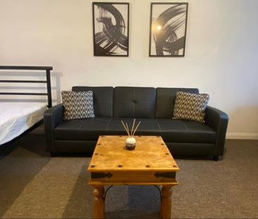 Room in a Shared House, Knepp Close, BN2 - Photo 2