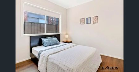 Modern Family Living in a Prime Tarneit Location - Photo 2