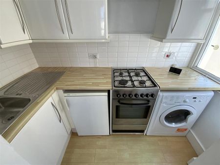 1 bedroom flat to rent - Photo 3