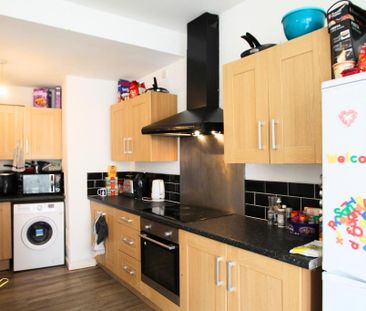 7 bedroom flat to rent - Photo 5