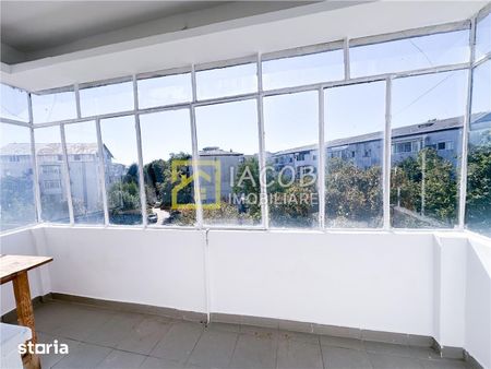 De inchiriat | Apartament de 75 mp utili in zona centrala a Bacaului - Photo 5