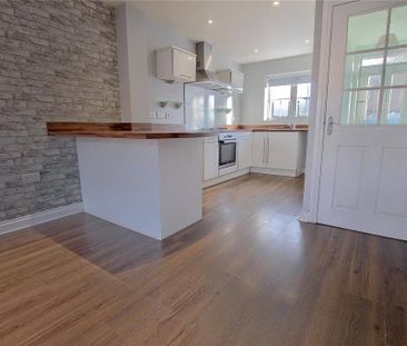 2 bedroom terraced house to rent - Photo 4