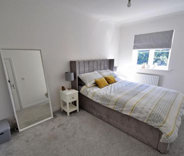 4 bedroom end of terrace house to rent - Photo 5