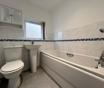 2 bedroom semi-detached house to rent - Photo 3