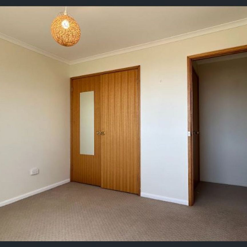 Charming and Centrally Located- Short term lease, until March 2026 - Photo 1