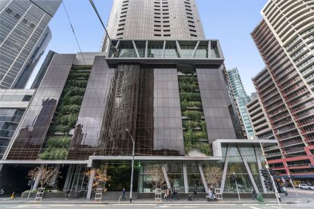 Fully Furnished Sky-High Elegance in the Heart of Southbank - Photo 2