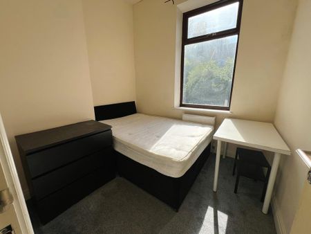 1 bedroom house of multiple occupation to rent - Photo 2