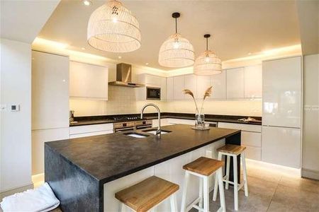 Gustard Wood, Wheathampstead, AL4 - Photo 4