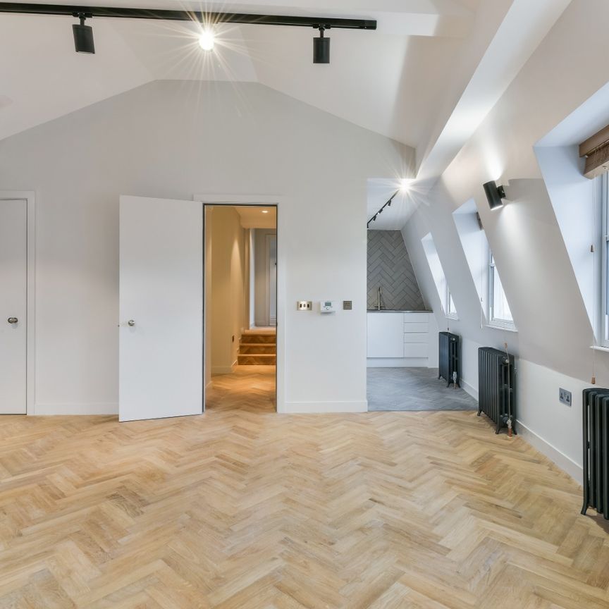 2 Bedroom Apartment, Frith Street, London, Greater London, Soho, W1D - Photo 1